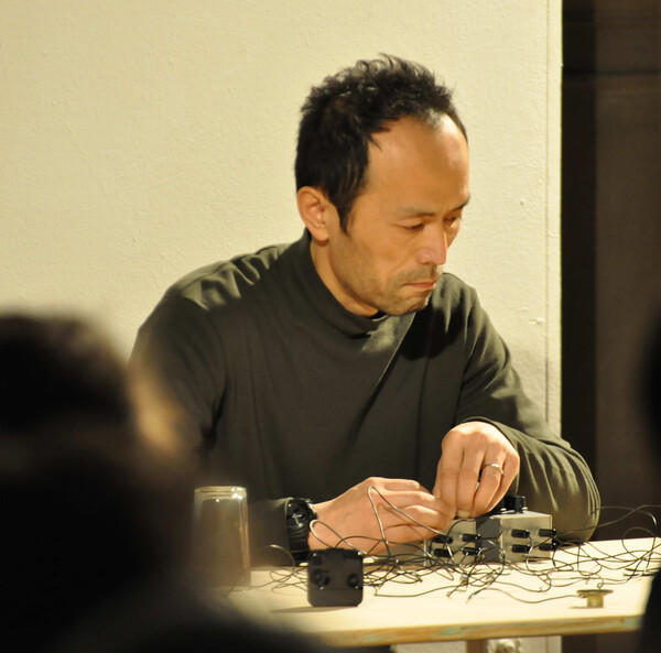 SEIJI MORIMOTO / YAN JUN : Ring + Balance / Solo With Background - ウインドウを閉じる